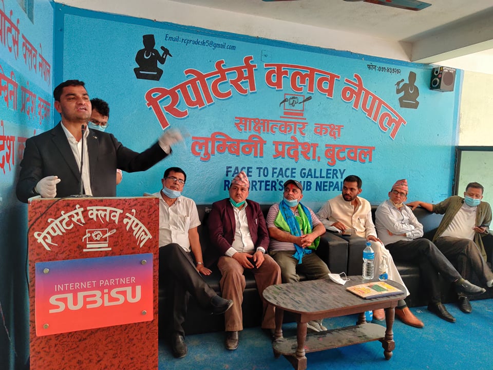 ओलीविरुद्ध अविश्वासको प्रस्ताव पेश गर्न ढिलाई नगरौं-पौडेल